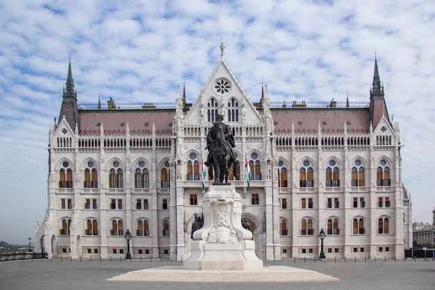 Dancing to Romance: Experiencing Vienna’s Timeless Charm Through Rose-Colored Lenses