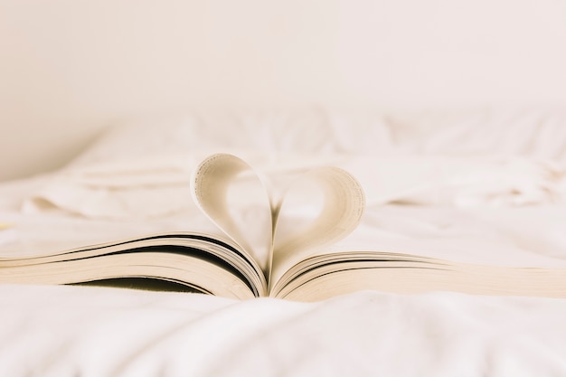 Essential Guidelines for Crafting an Outstanding Love Story: Insights from Author Courtney Walsh